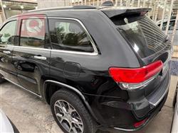 جیپ گراند شیرۆکی